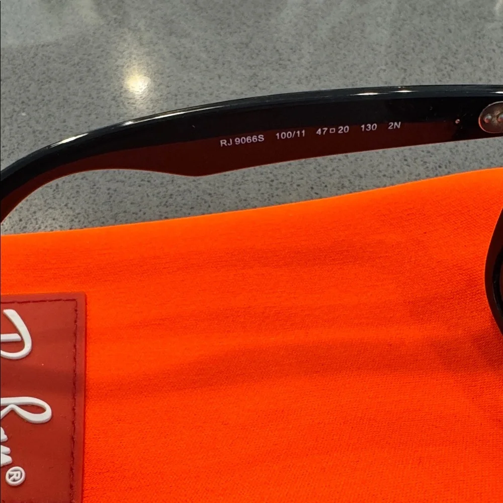 Ray-Ban Junior Wayfarer Sunglasses 😎